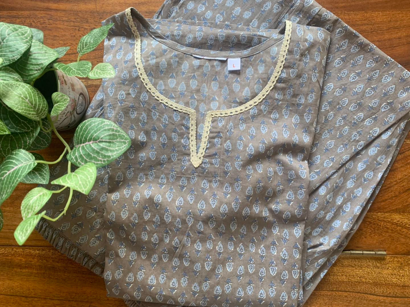 Rozana co-ord set - Grey (Set of 2)