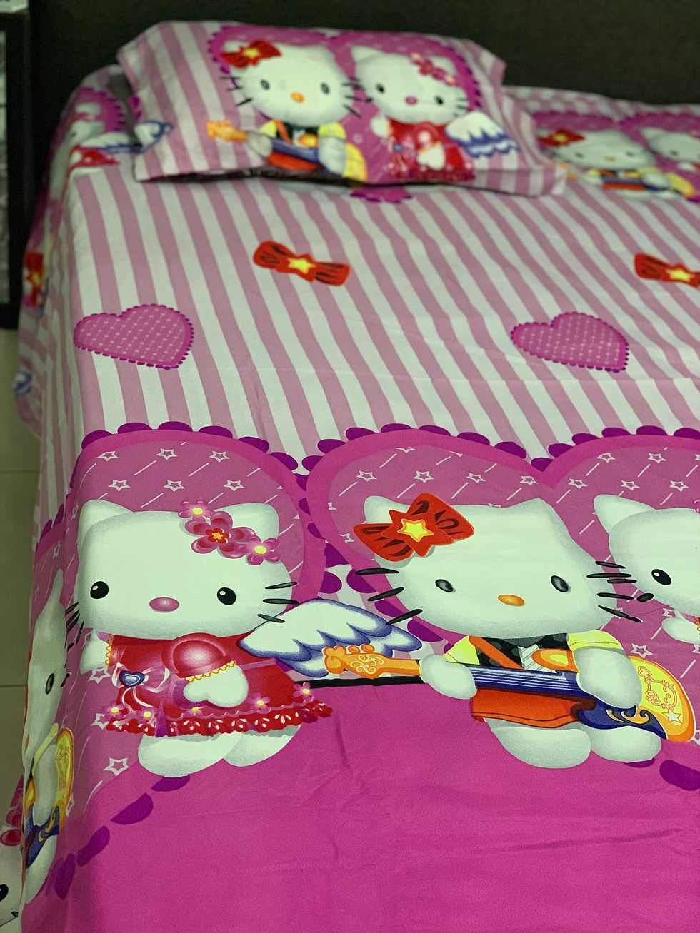 Thumbnail: Queen flat bedsheet - Hello Kitty