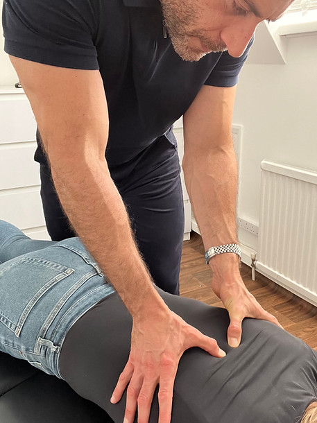 Frame Chiropractic Clinic - Back pain Treatment