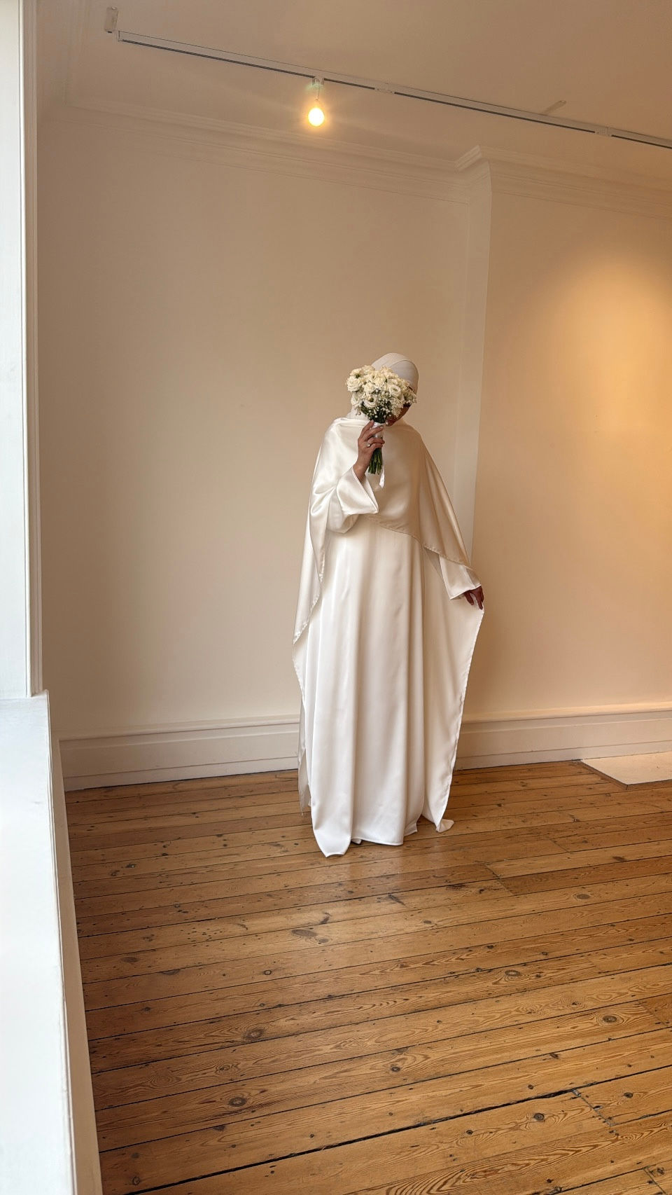 Thumbnail: Roma Bridal Cape