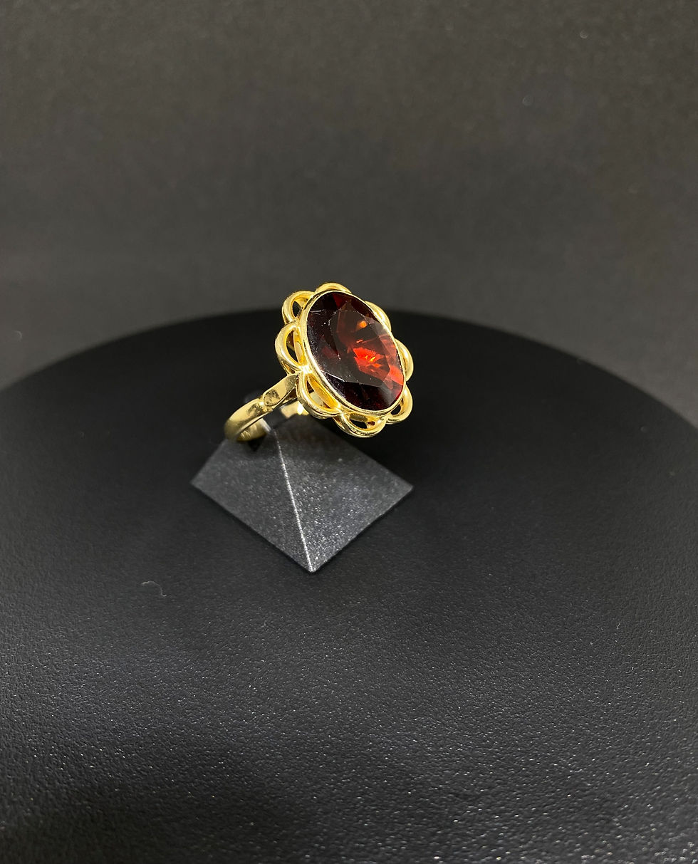 Thumbnail: Garnet Ring