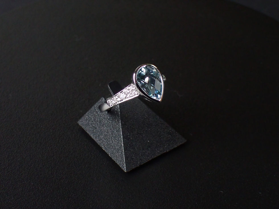Thumbnail: Aquamarine & Diamond White Gold Ring
