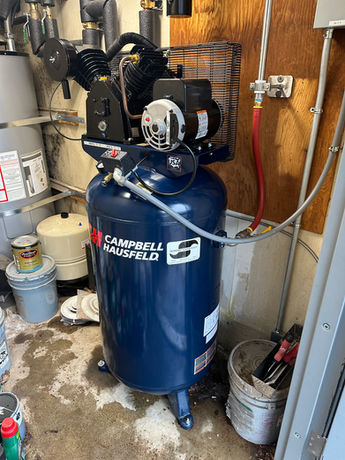Campbell Hausfeld
reciprocating piston air compressor.