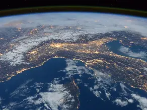 An introduction of Holistic Universe Theory