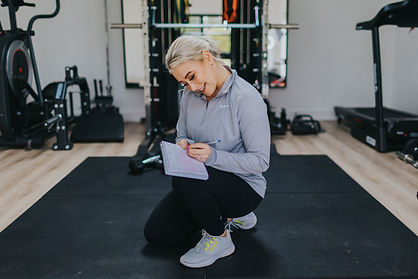 Charlotte fit logging workout