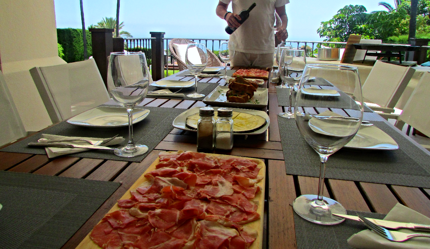 LUXURY VILLA SERVICE