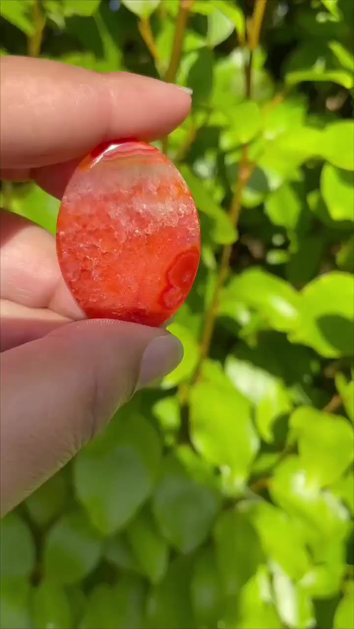 Miniature : Pierre plate en cornaline