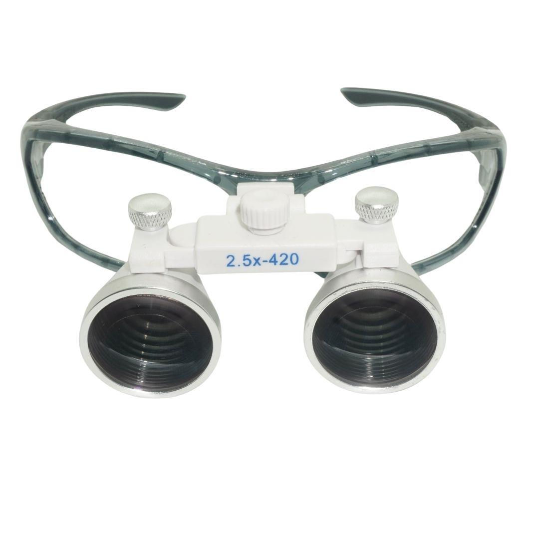 FLIP-OFF LOUPE Füme Çerçeveye Entegre Beyaz 2.5X Büyüteç Gözlük