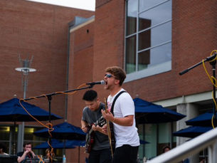 Striking a Chord: Independent Musicians Navigate Space Between Two Cities for Stardom