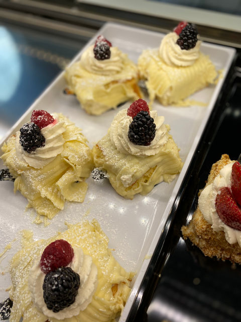 pastries and desserts Pomodoro italian restaurant downingtown gelato and dessert 