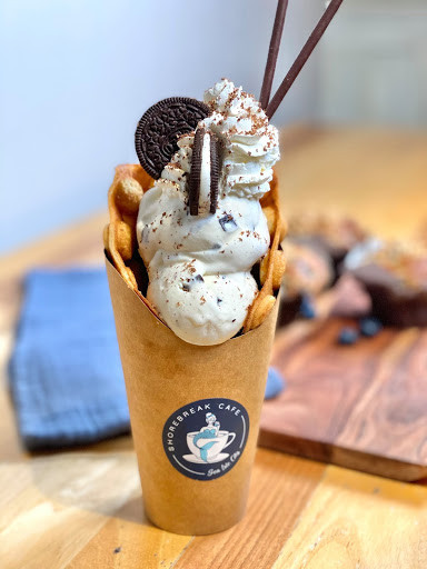 Shorebreak Cafe bubble waffle
