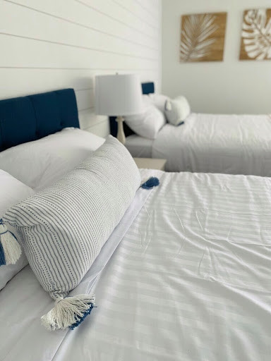 Ludlam Hotel bed