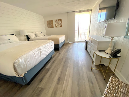 Ludlam Hotel room