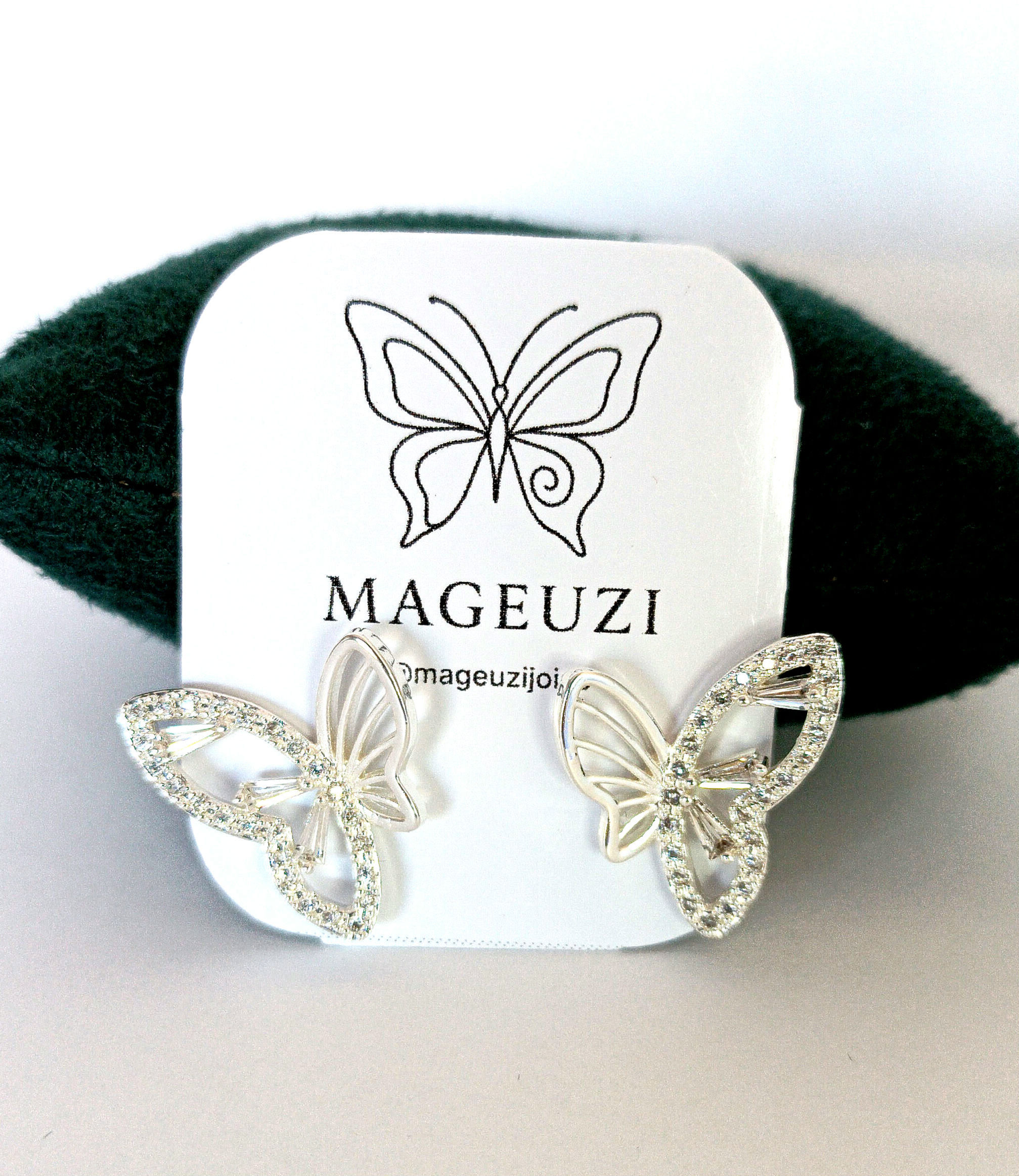 Brinco Borboleta - Cravejado Zircônia