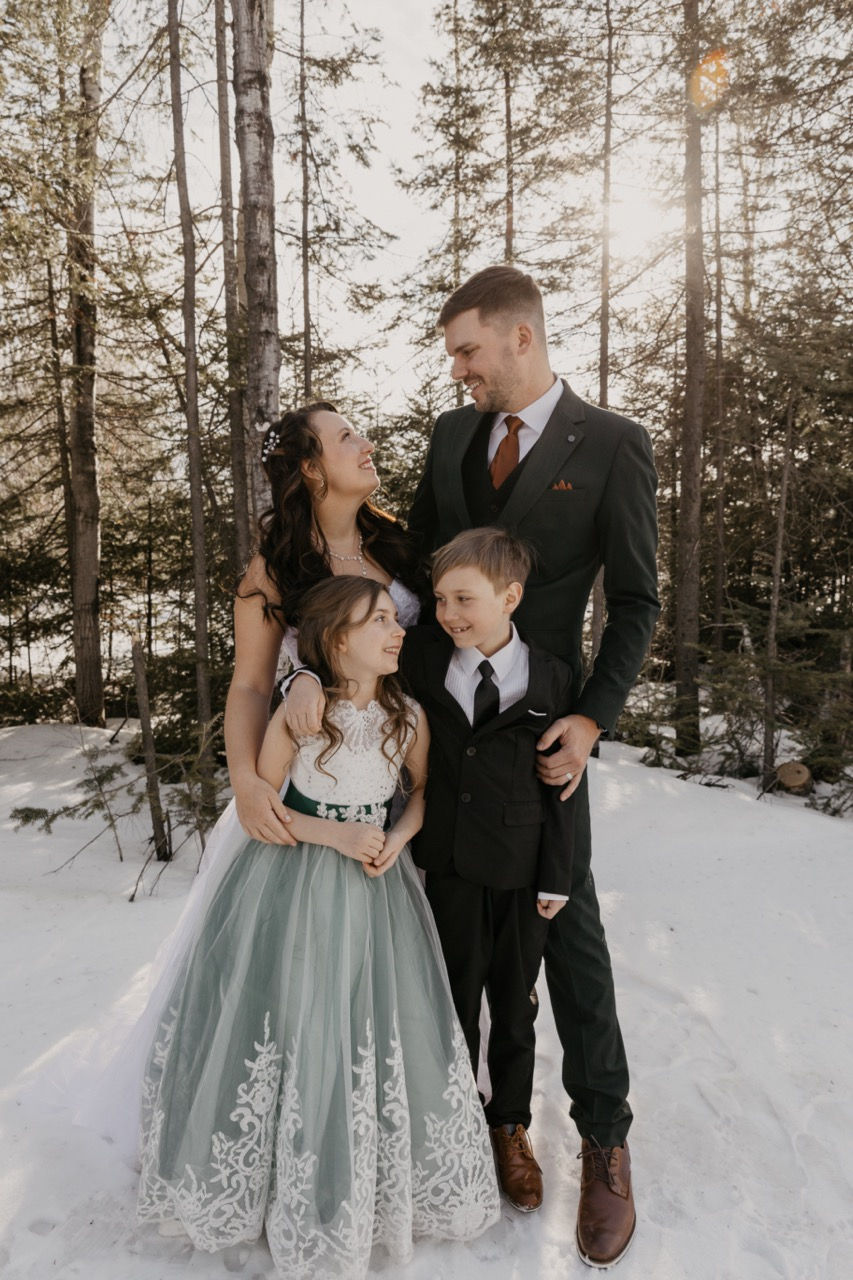 MARIAGE-PHOTO-FAMILLE-NEIGE.jpeg