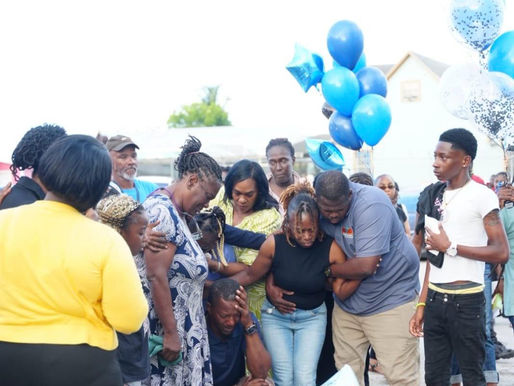 Teen girls’ grieving families hold memorial at crash site