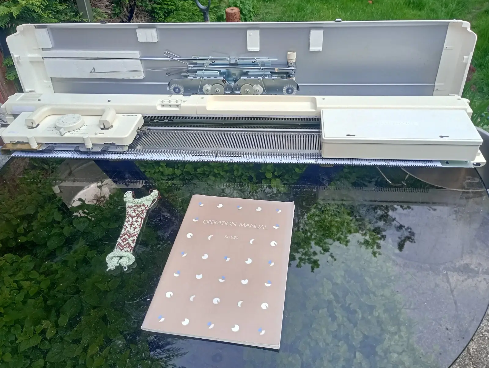 Silver Reed knitting machine fine gauge SK830 electronic read description