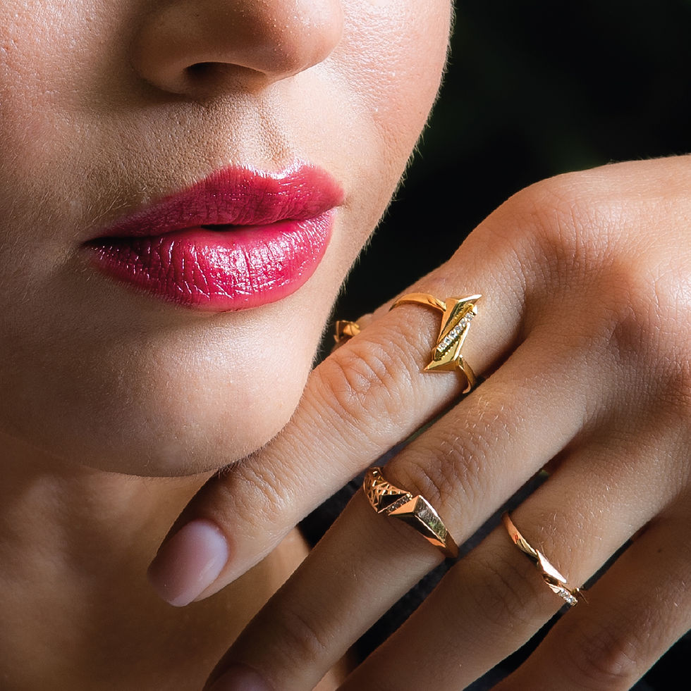 Küçük resim: Takvorian Jewellery, online altın ve pırlanta mücevher mağazası. Dune 18 ayar sarı  altın  yüzük.