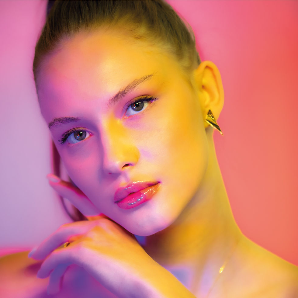 Küçük resim: Takvorian Jewellery, online altın ve pırlanta mücevher mağazası. IWave  kırmızı  altın pırlanta küpe