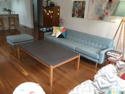 Discreet coffee table