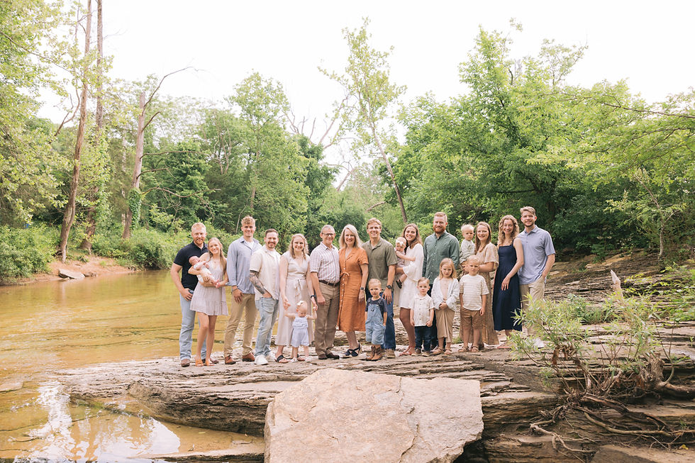 Large Family Photo Session at Stockstill Park in Branson Missouri