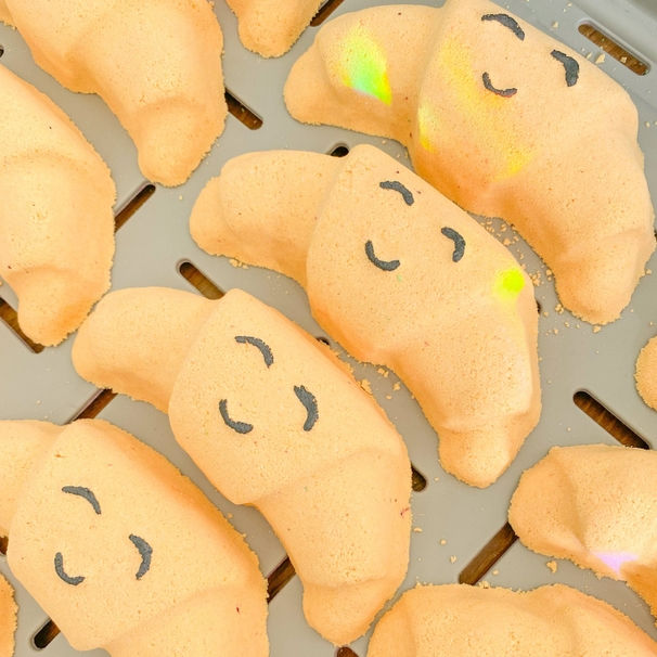 Thumbnail: Cute Croissant Bath Bomb