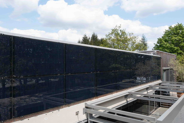 zwarte-zonnepanelen-gevel-Pixasolar.jpg