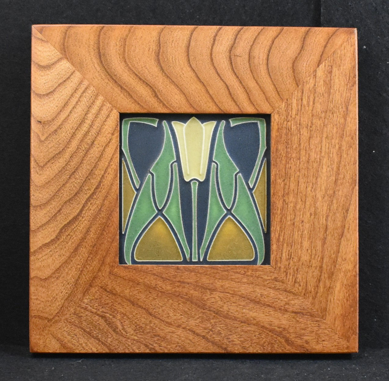 4"x4" Motawi Lotus Tile (Jade) in Mitered Cherry Frame M029