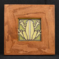4"x4" Motawi Frog Tile (Oak) in Mitered Cherry Frame M030