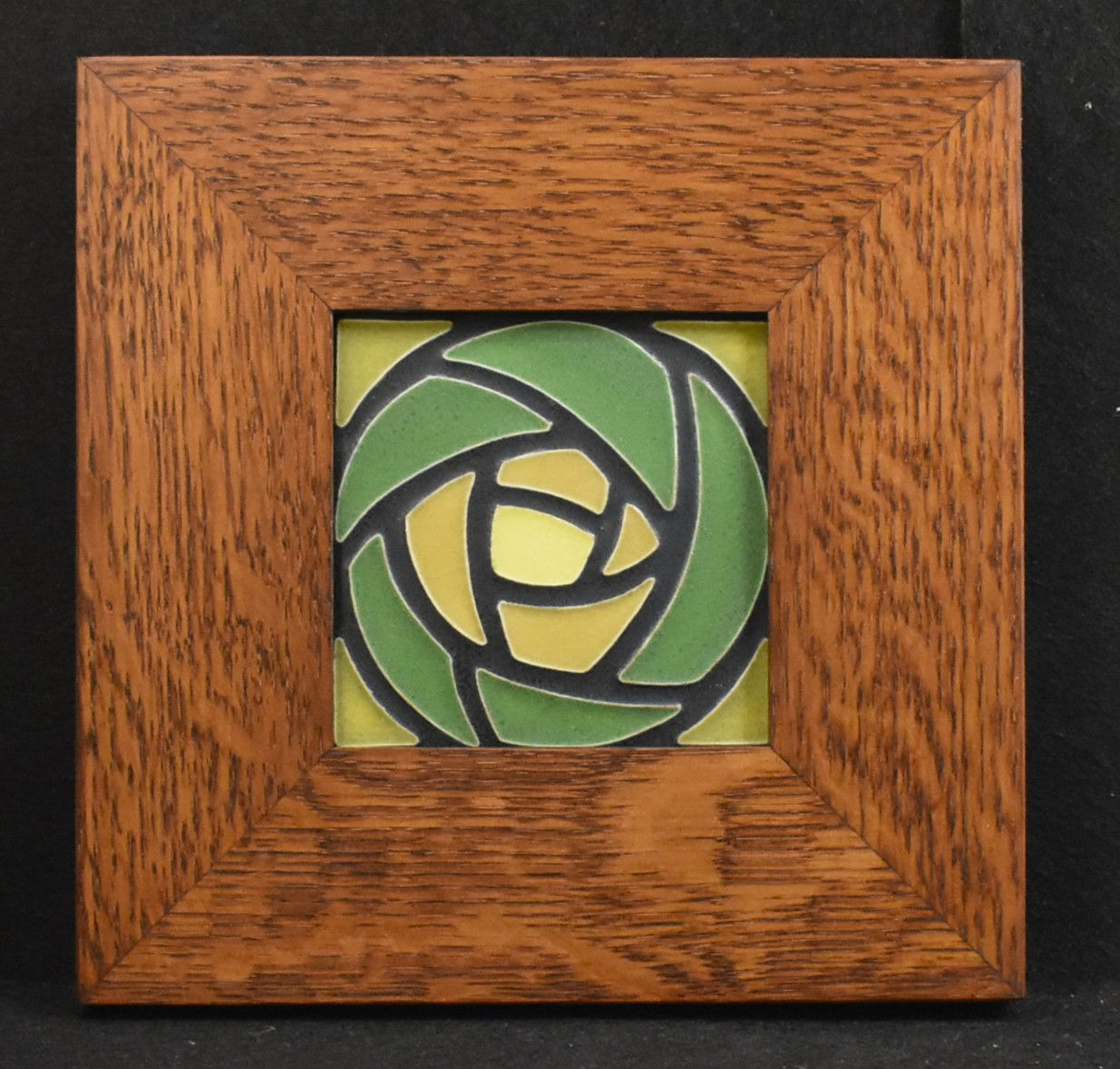 4"x4" Motawi Ohio Rose Tile in Mitered Oak Frame M028