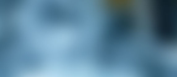 Equipamento laboratorial analisando metais traço na água