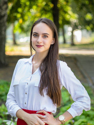 Svitlana is a highly qualified Ukrainian language teacher with a Master’s degree in Primary Education from H.S. Skovoroda Kharkiv National Pedagogical University. Her professional qualifications include Lecturer in Pedagogy and Methods of Primary Education, Primary School Teacher, Teaching Assistant, and Extracurricular Education Organizer.

In addition to her university degree, Svitlana has developed and teaches officially approved preparatory courses for children starting school, helping young learners build a strong academic foundation and smoothly adapt to the educational process.

With a strong academic background and extensive teaching experience, she combines professionalism with a warm, student-centered approach. Her lessons are clear, engaging, and practical, enabling students not only to master the Ukrainian language but also to discover the culture and traditions it embodies.