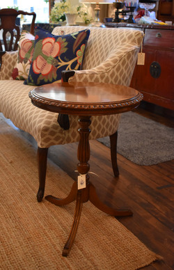 Vintage Pedestal Table w/ Pie Crust