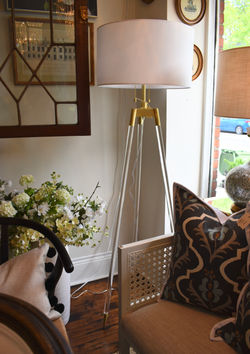 FLOOR LAMPS