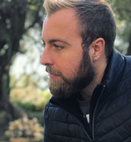 Julien, fondateur de Riviera Drone, expert en nettoyage par drône en région PACA