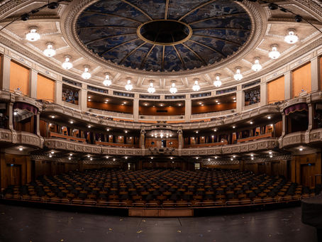 Alleine in der Staatsoper Stuttgart.