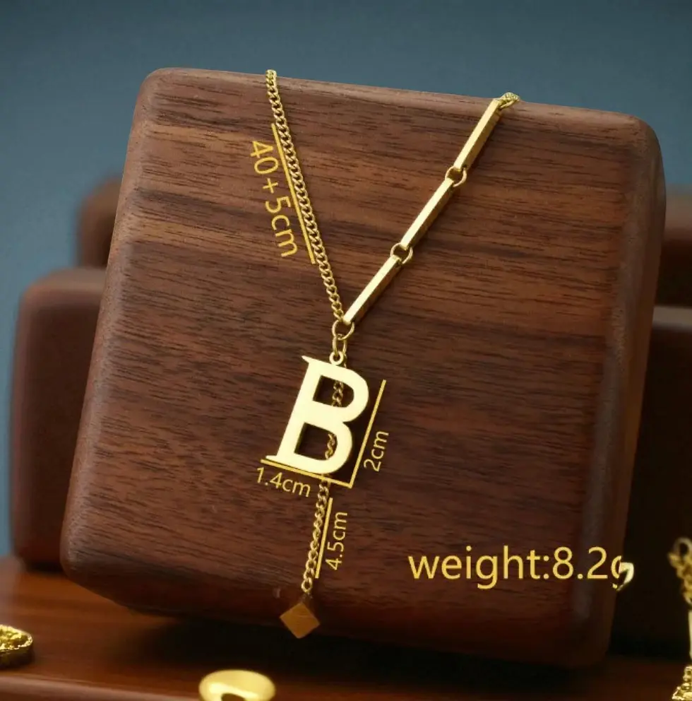 Miniature : Collier en acier titane - Initial Alphabet