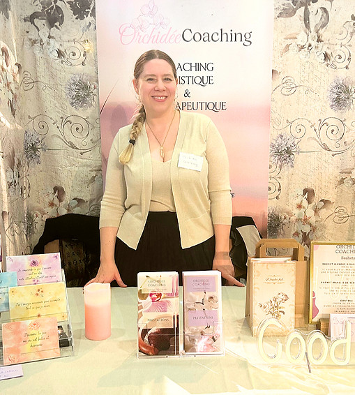Audrey Orchidée – portrait illustrant son parcours personnel et professionnel. Orchidée Coaching - Orchidée Thérapie