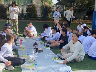 תלמידי בית ספר גילה א' בסדר פסח חגיגי