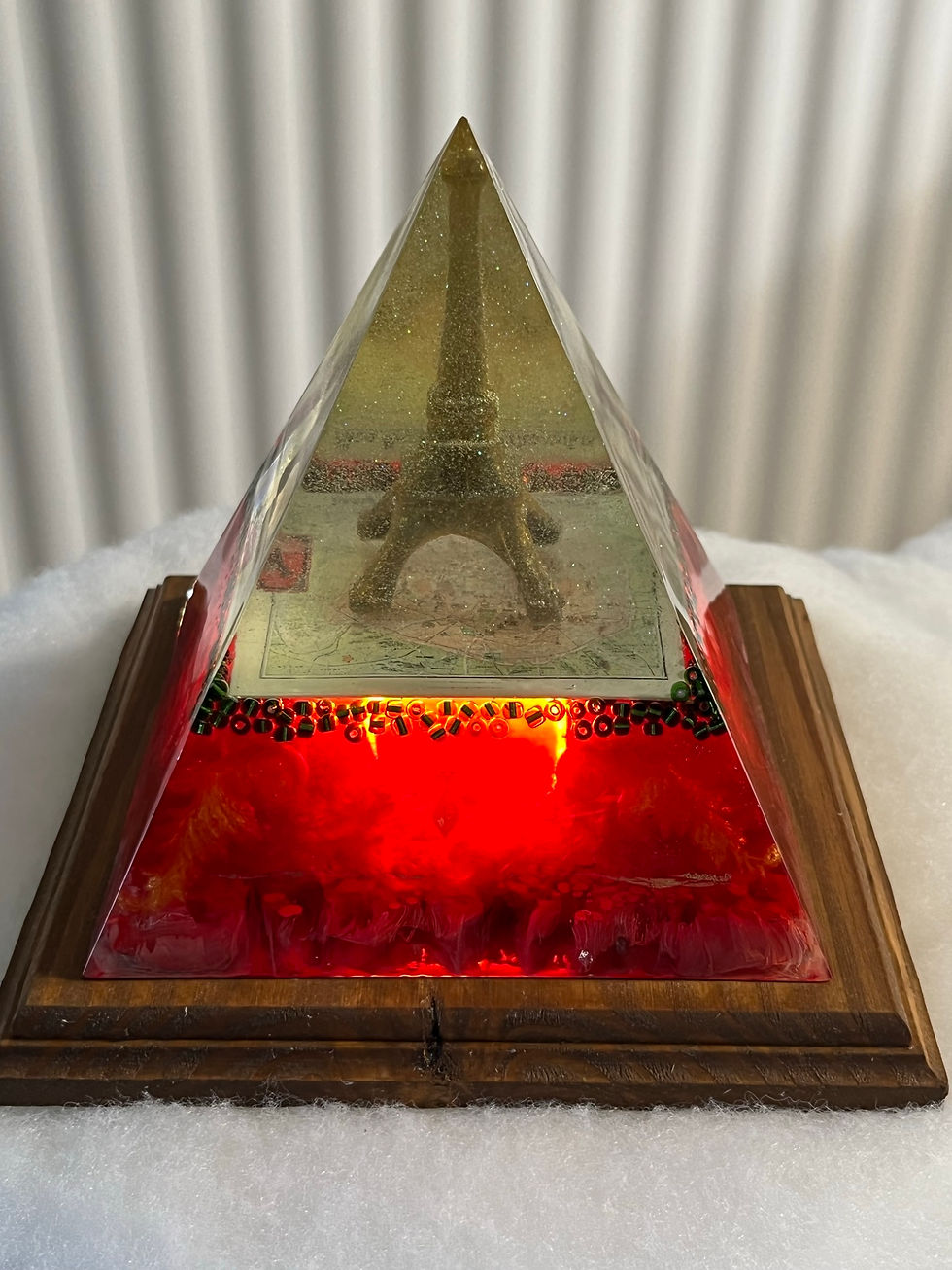 Thumbnail: Eiffel Tower Pyramid