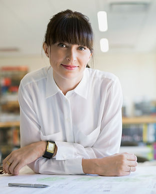 Frau in einem Büro