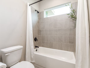 9323 (24) Bathroom 3