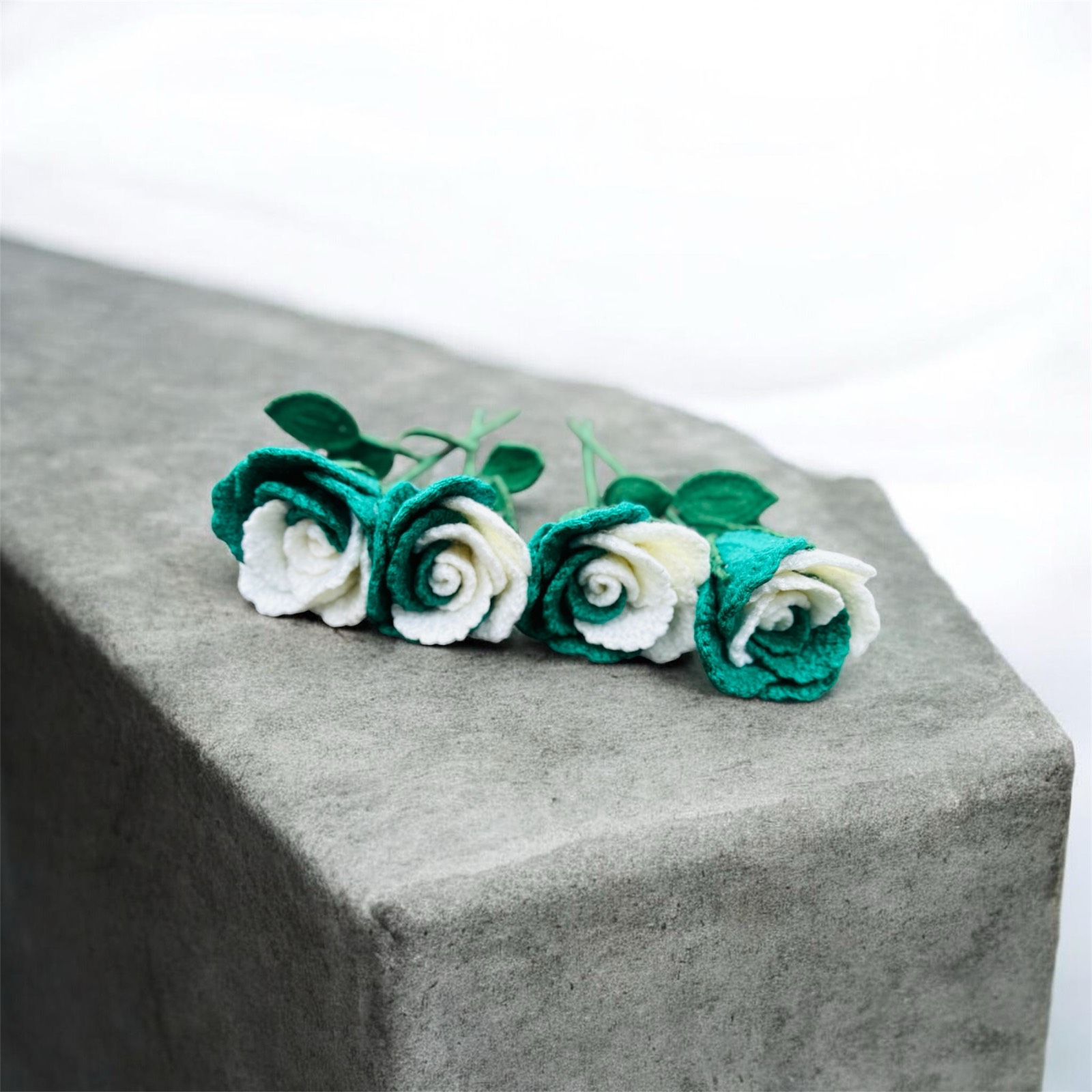 4pcs Crochet double color roses