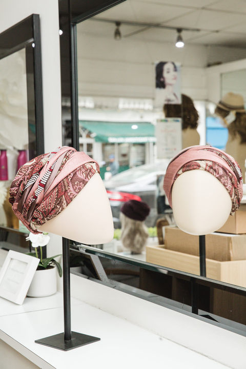Mannequin head with headscarf