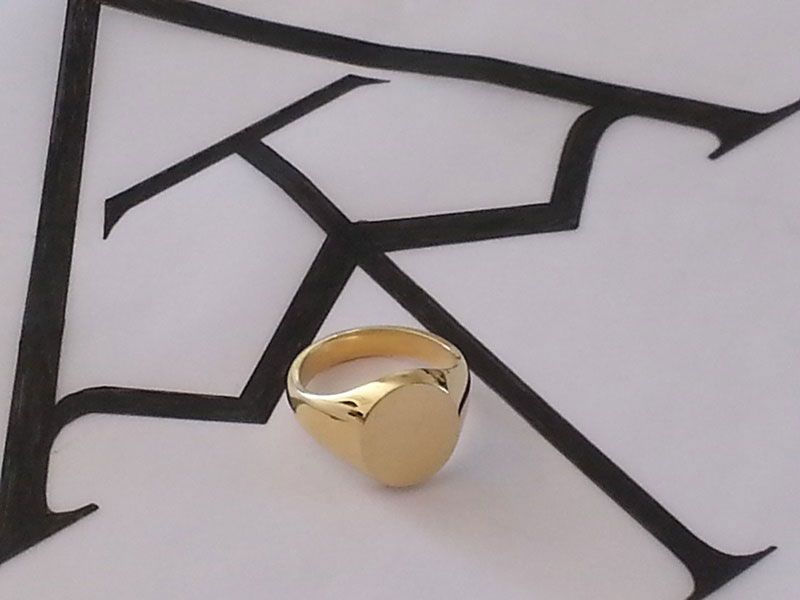 Thumbnail: 12mm x14mm Classic Oxford Oval Signet Ring, 18ct Gold: against engraving design