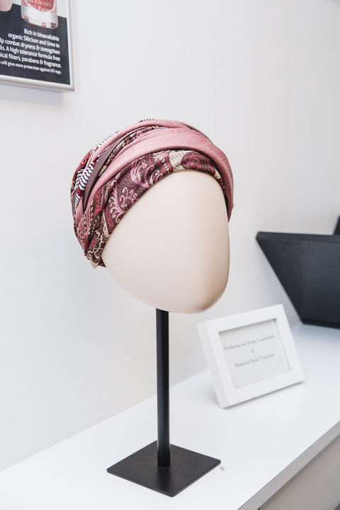 Mannequin head with headscarf