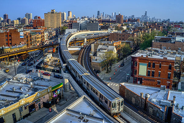 (Above) Chicago’s Lake View neighborhood, where tight inventory has helped push median North Side home prices up 10.9% this year despite rising mortgage rates. Photo by 606 Vision.