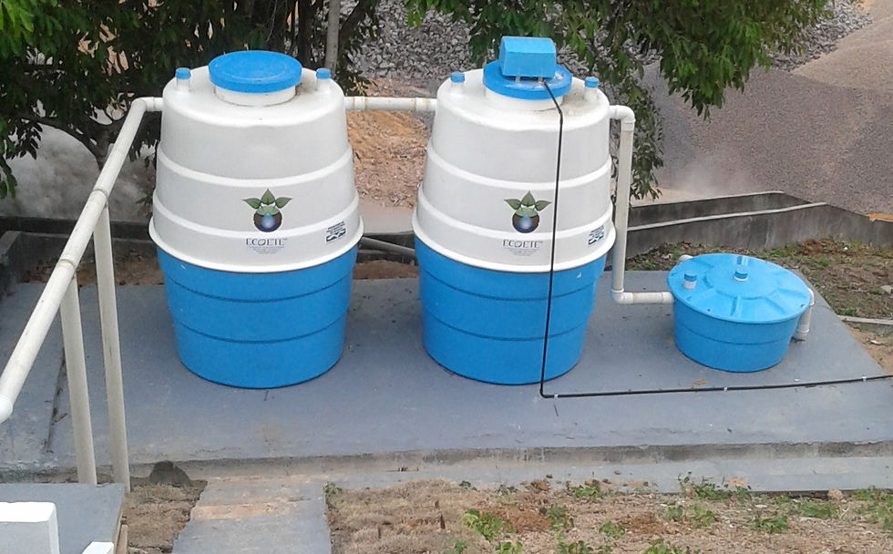 Tanques azuis e brancos com tubulação, ECTEV - VTA 29,90 M³/DIA - 220 usuários - Uso Industrial.