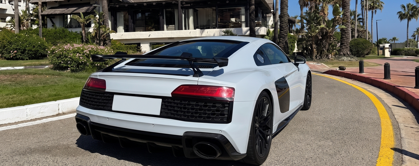 Rear three-quarter view of the Audi R8 Performance in Marbella