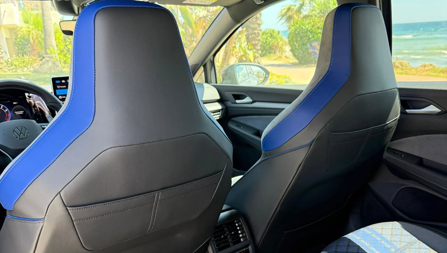 Volkswagen Golf R front sport seats with ergonomic performance design